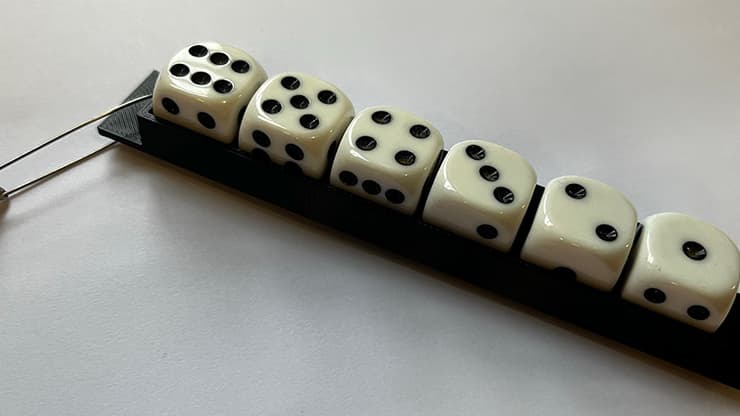 Missing Number Dice by Etienne Pradier - magic trick