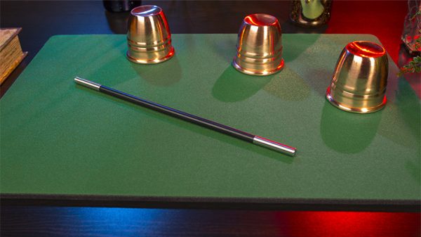 Deluxe Close-Up Pad 16X23 (Green) by Murphy's Magic Supplies
